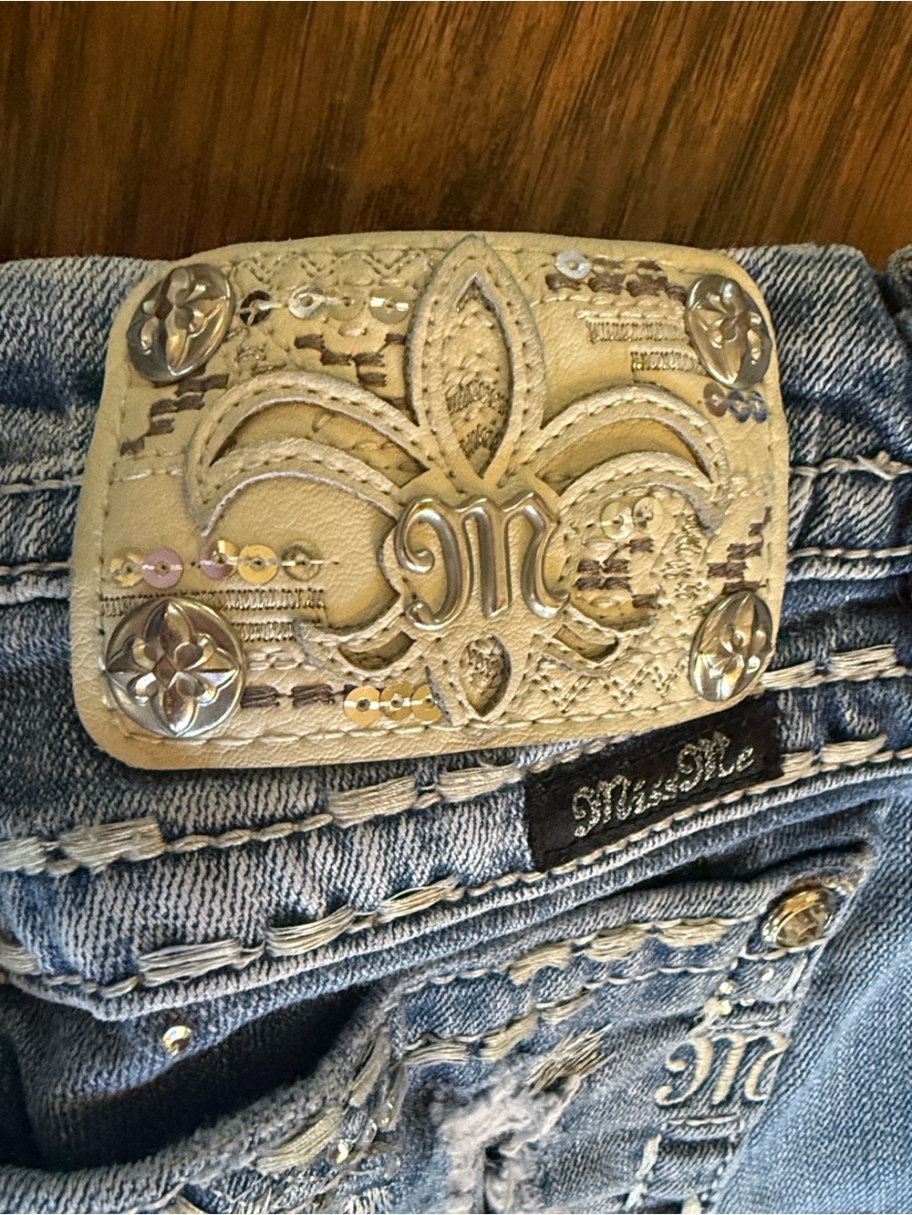Miss Me Signature Light Blue Straight Leg Jeans Embellished Back Pockets,size 27 - Picture 3 of 9
